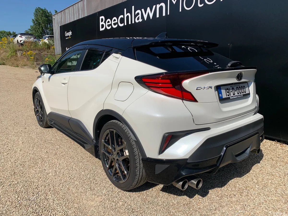 Toyota C-HR SUV, Petrol Hybrid, 2019, White