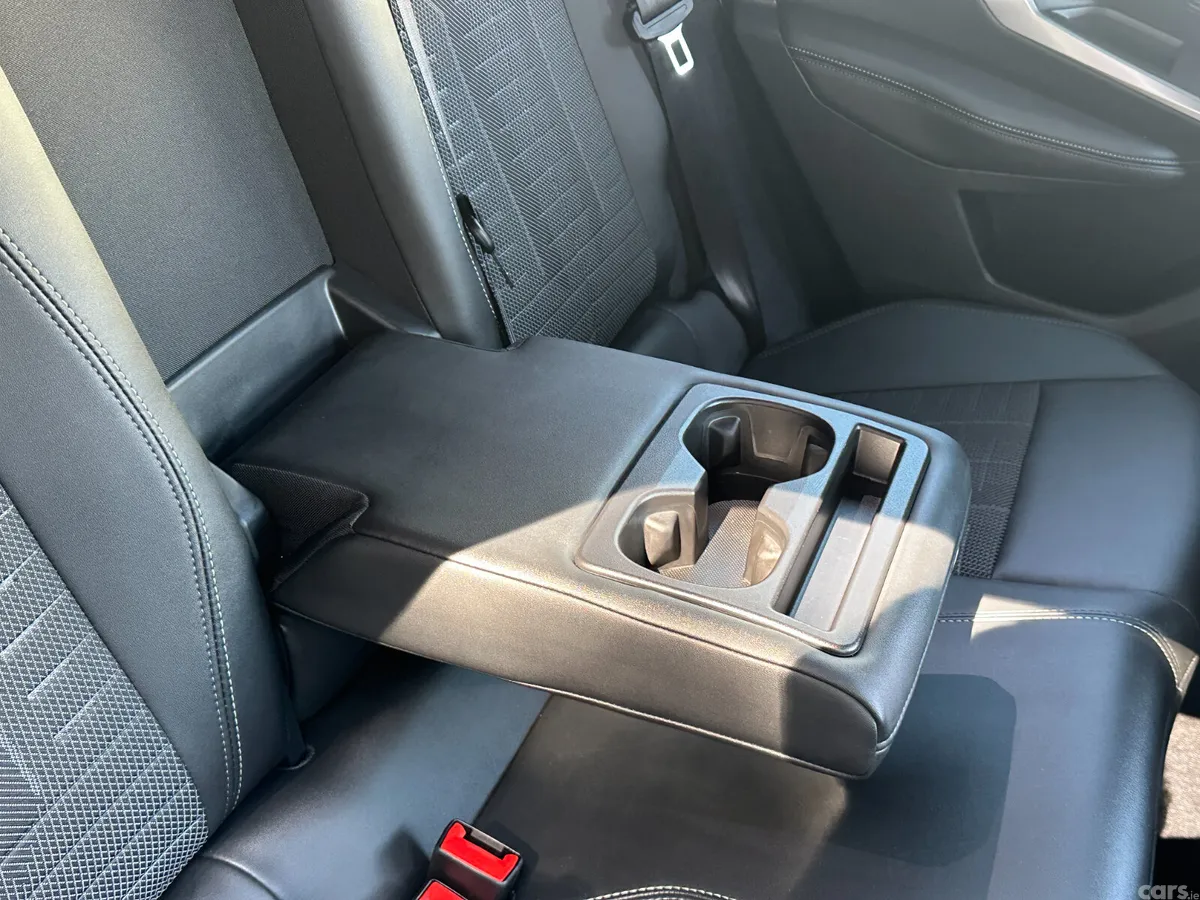 Peugeot 3008 MPV, Petrol Hybrid, 2025, Grey