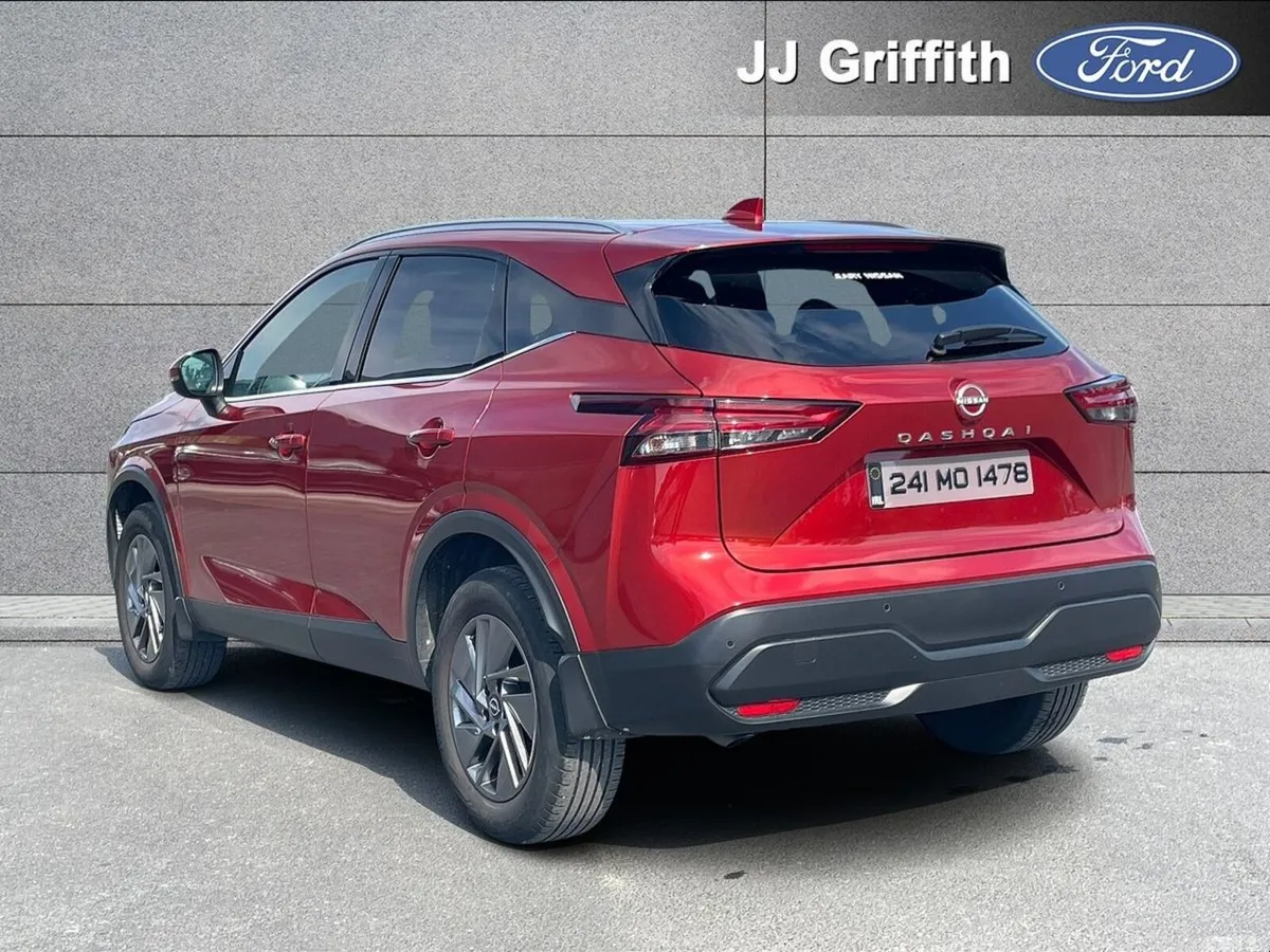 Nissan Qashqai MPV, Petrol, 2024, Red