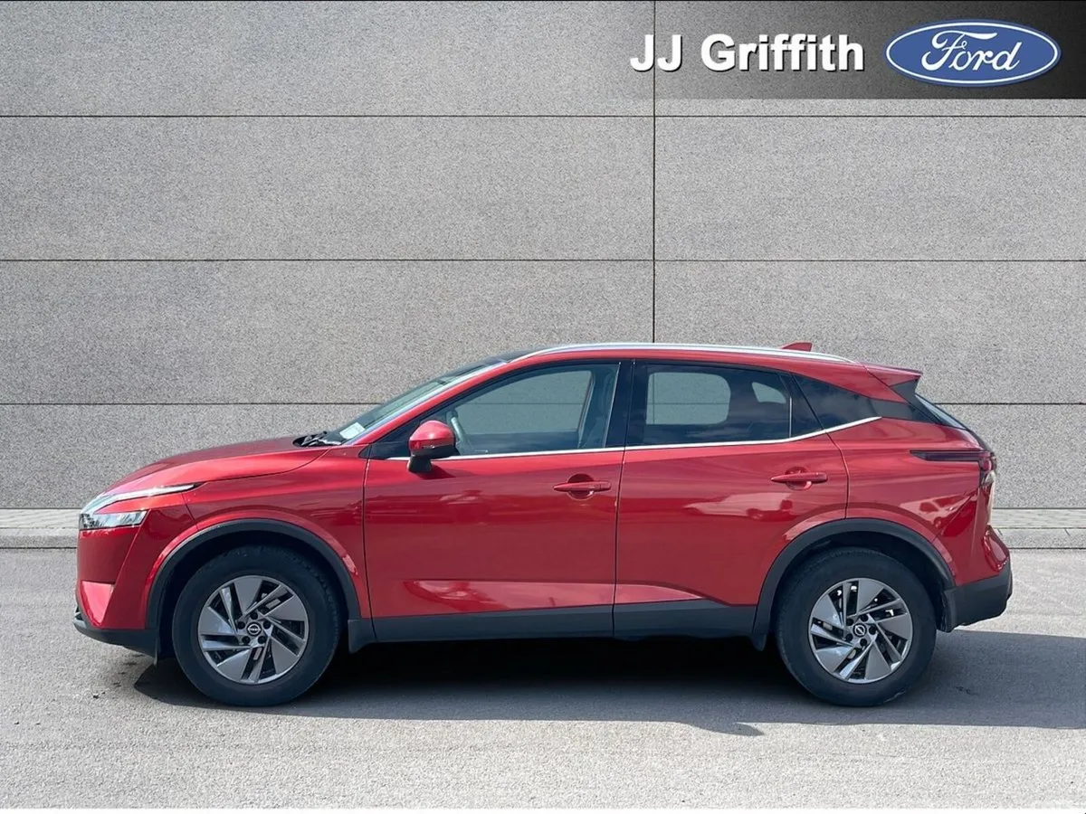 Nissan Qashqai MPV, Petrol, 2024, Red