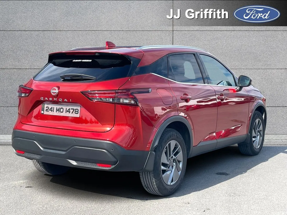Nissan Qashqai MPV, Petrol, 2024, Red