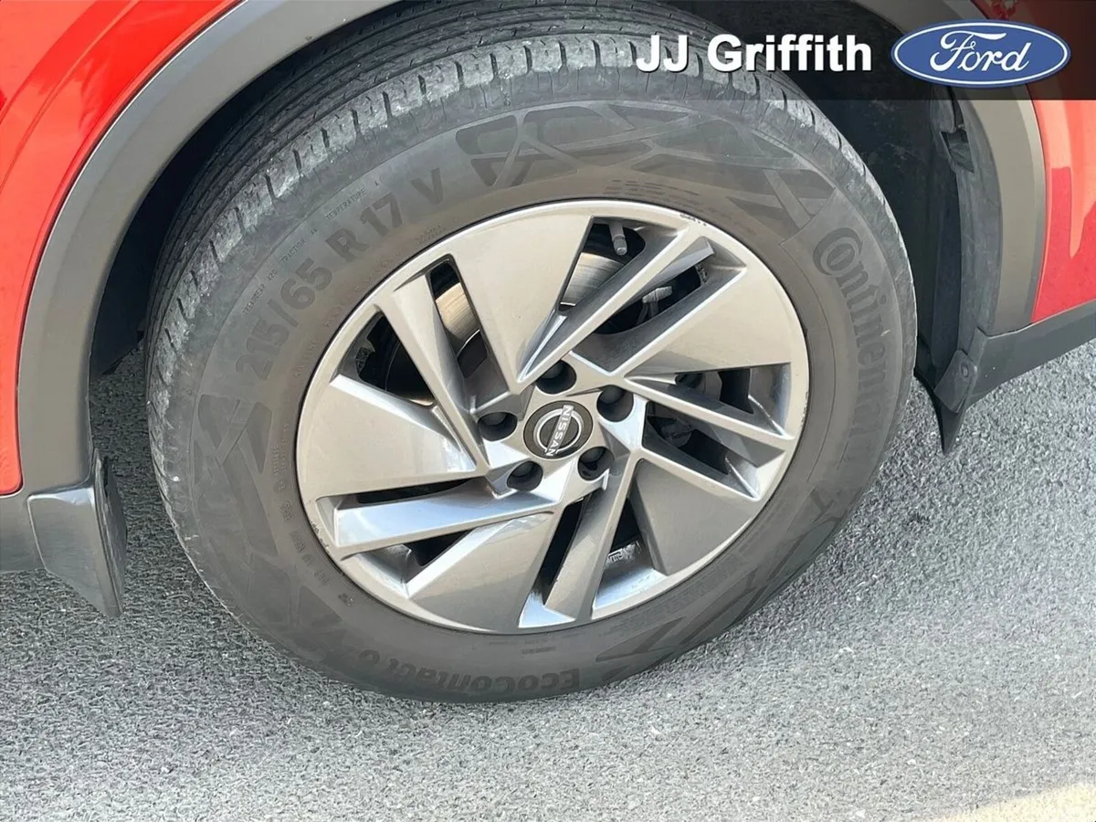 Nissan Qashqai MPV, Petrol, 2024, Red