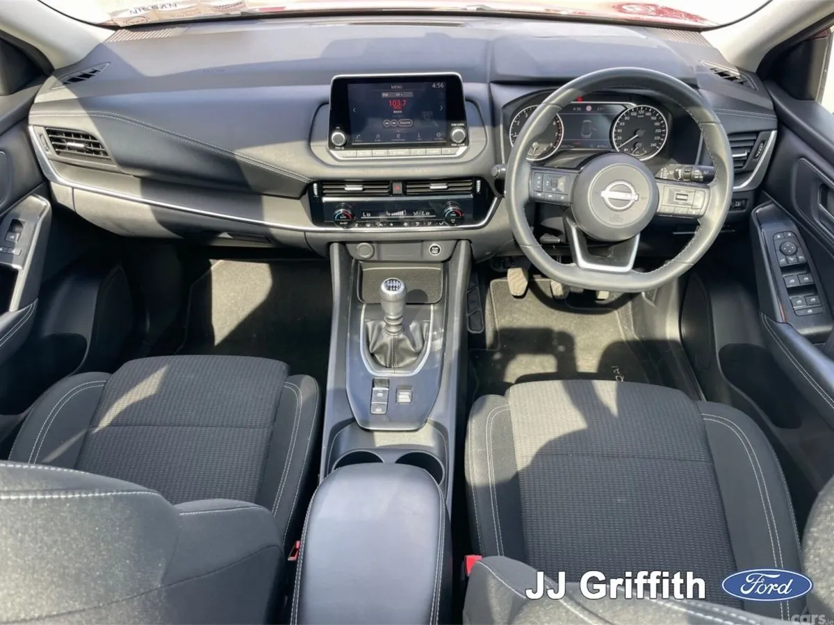 Nissan Qashqai MPV, Petrol, 2024, Red