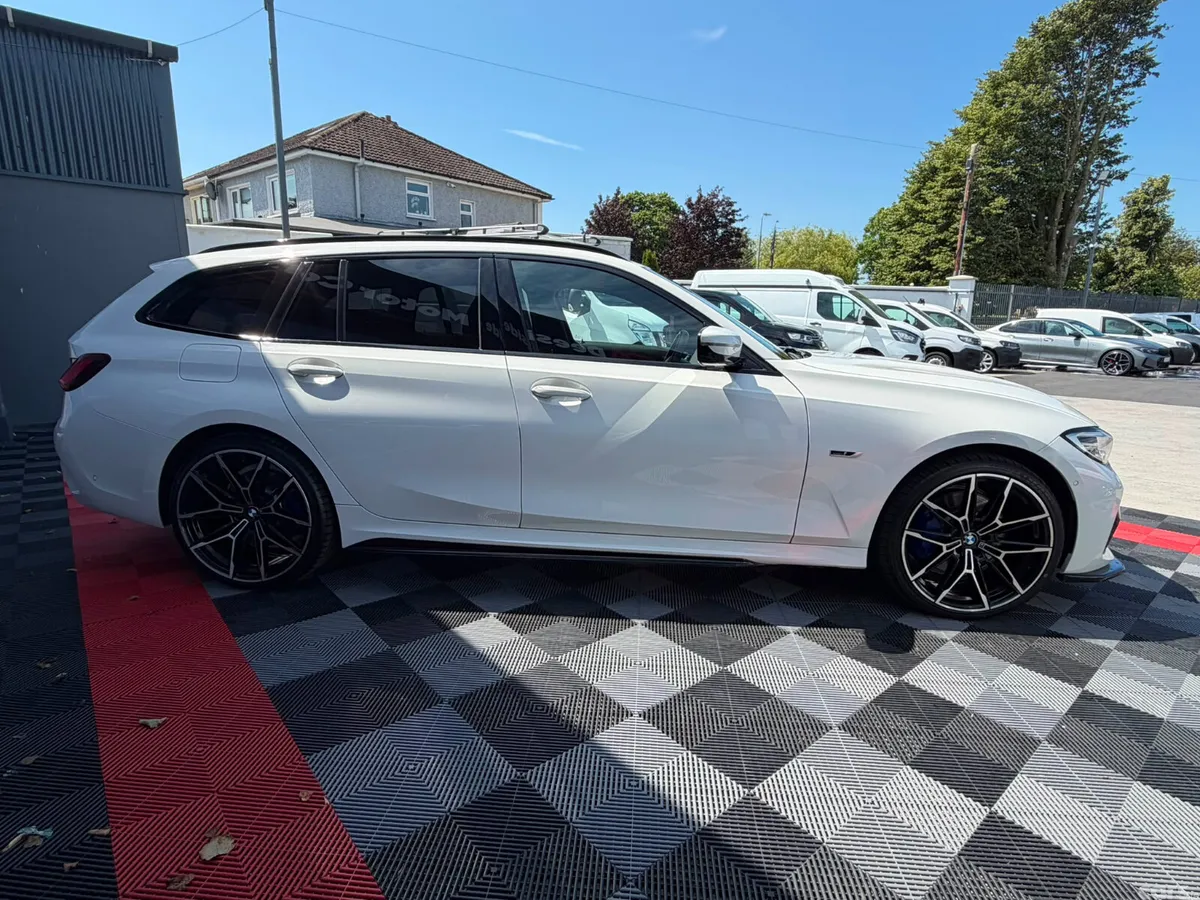 BMW 3-Series Estate, Petrol Hybrid, 2022, White