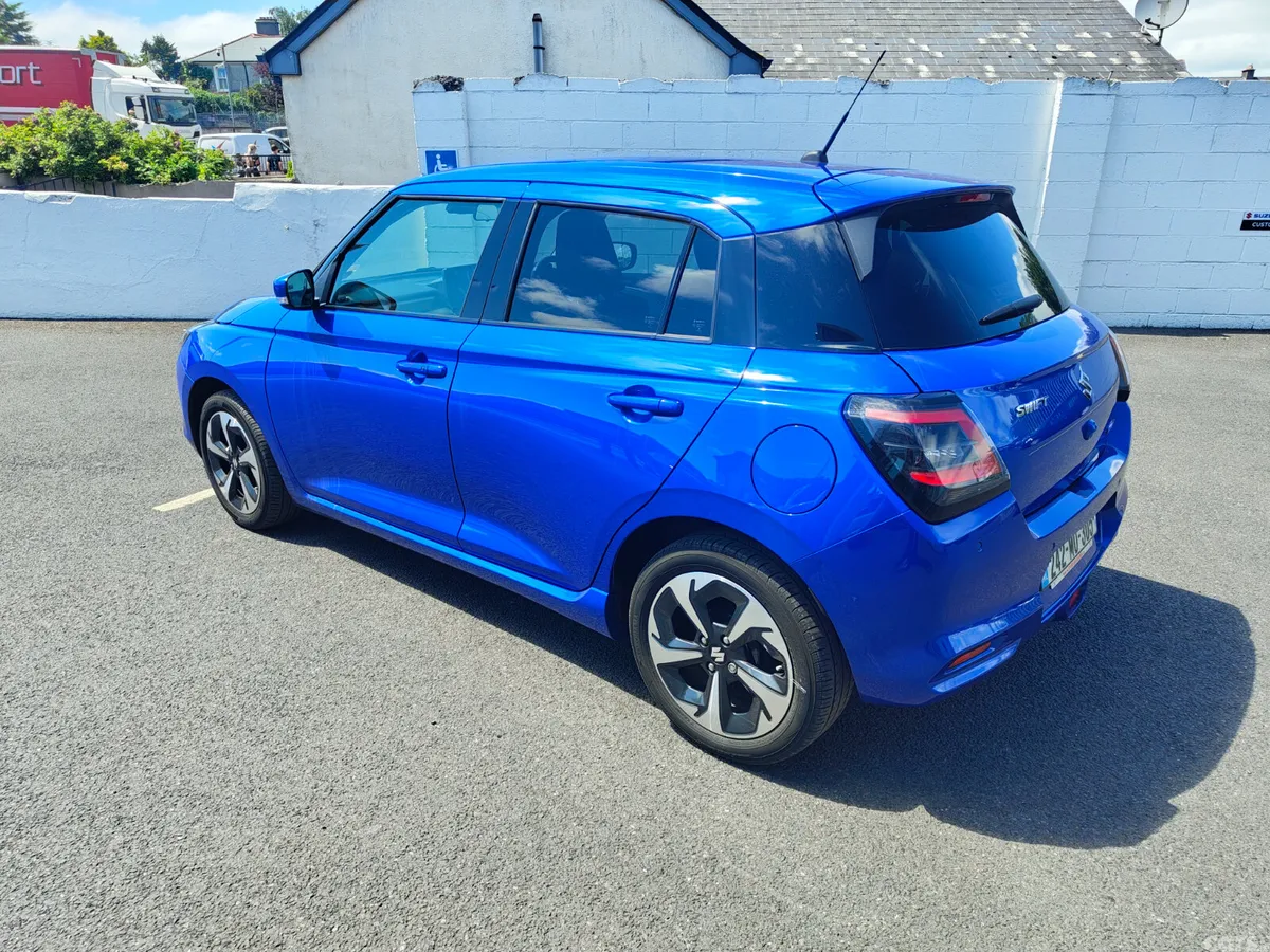 Suzuki Swift Hatchback, Petrol Hybrid, 2024, Blue