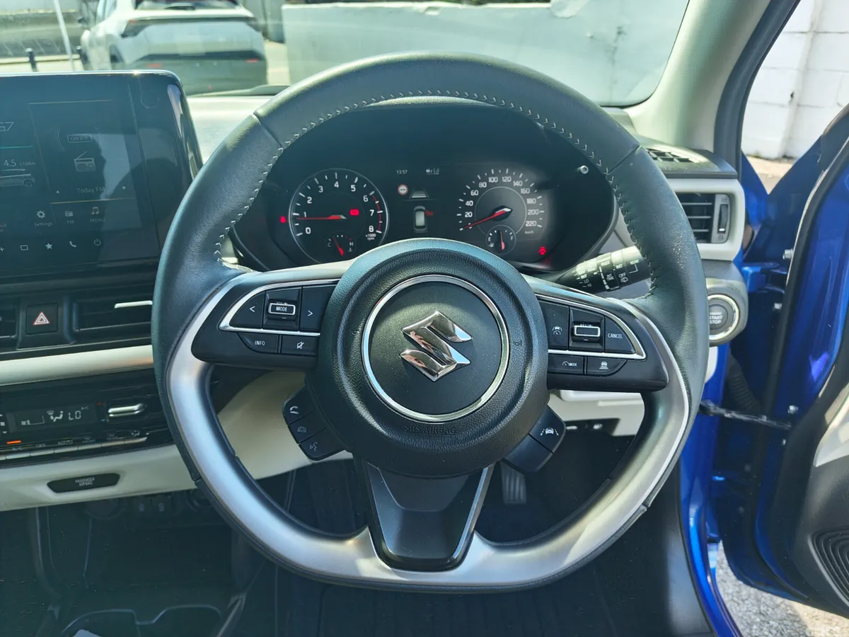 Suzuki Swift Hatchback, Petrol Hybrid, 2024, Blue