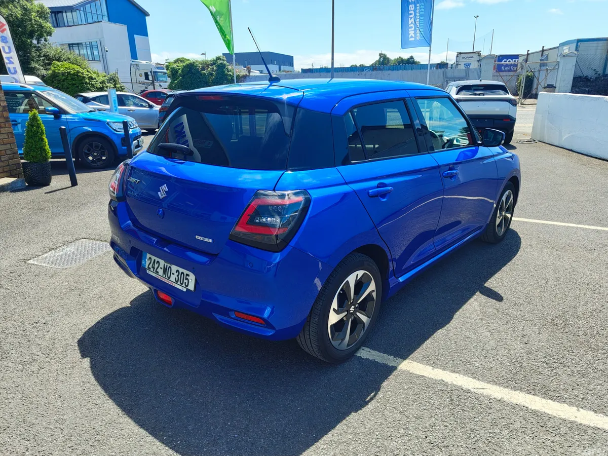 Suzuki Swift Hatchback, Petrol Hybrid, 2024, Blue