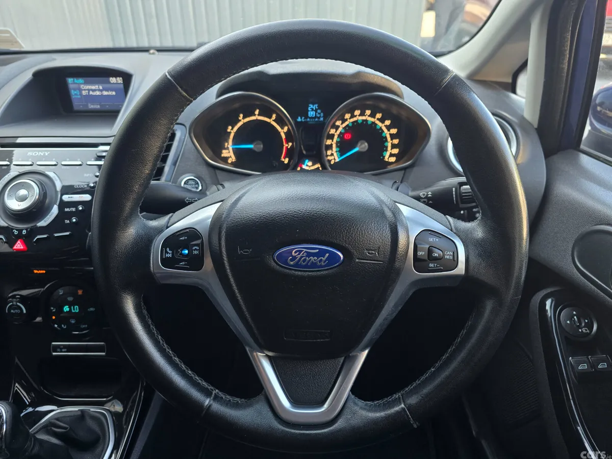 Ford Fiesta Hatchback, Petrol, 2014, Blue