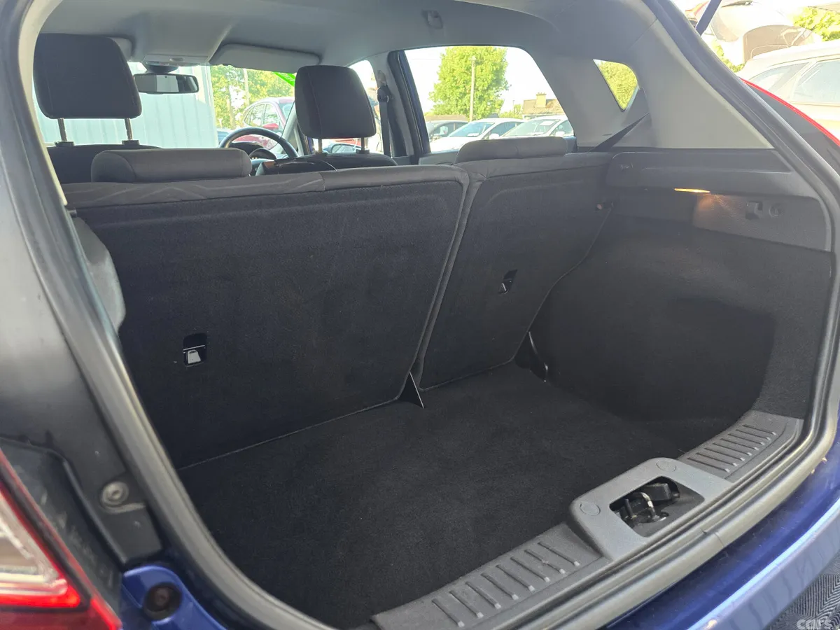 Ford Fiesta Hatchback, Petrol, 2014, Blue