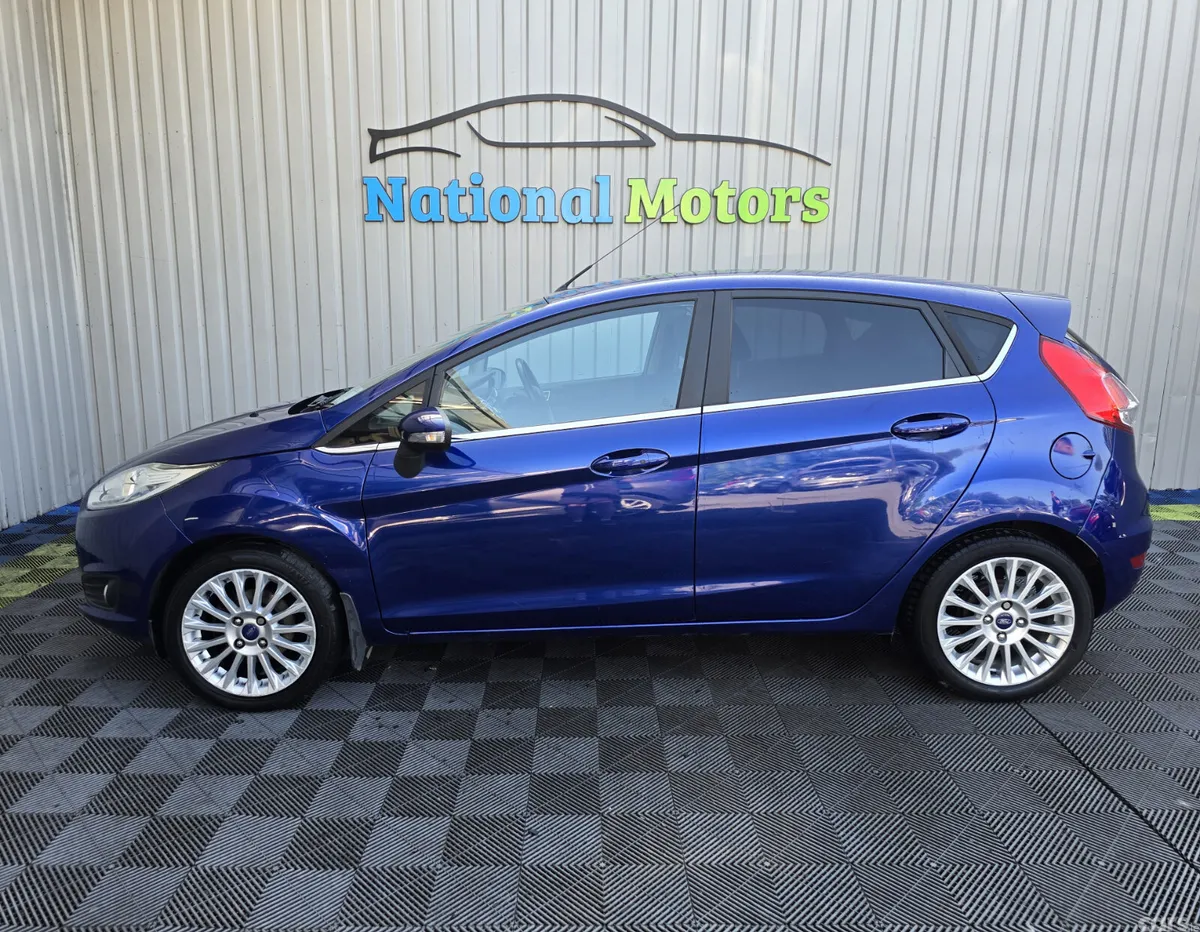 Ford Fiesta Hatchback, Petrol, 2014, Blue