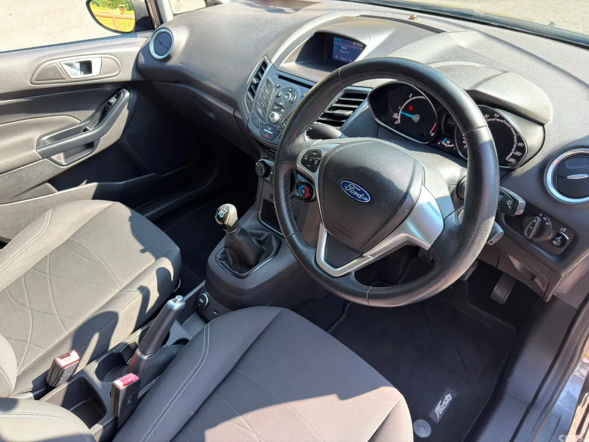 Ford Fiesta Hatchback, Diesel, 2017, Grey