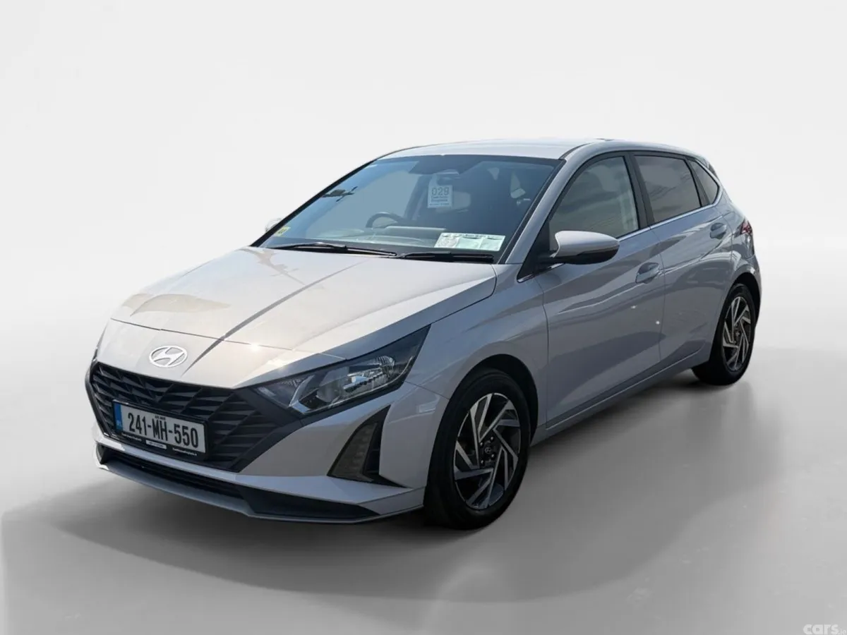 Hyundai i20 Hatchback, Petrol, 2024, Grey