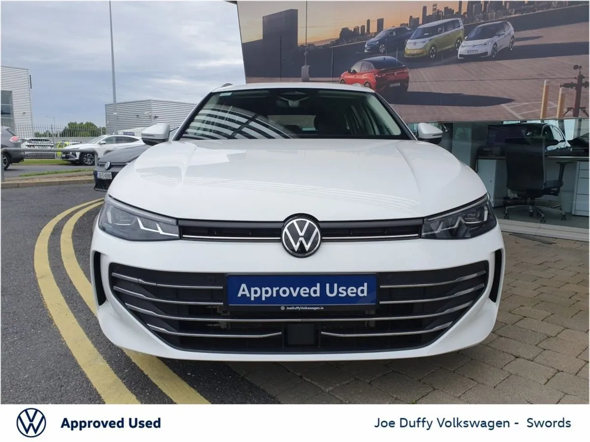 Volkswagen Passat Estate, Petrol Hybrid, 2025, White