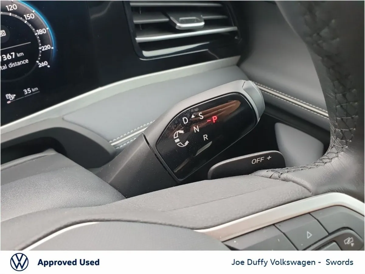 Volkswagen Passat Estate, Petrol Hybrid, 2025, White