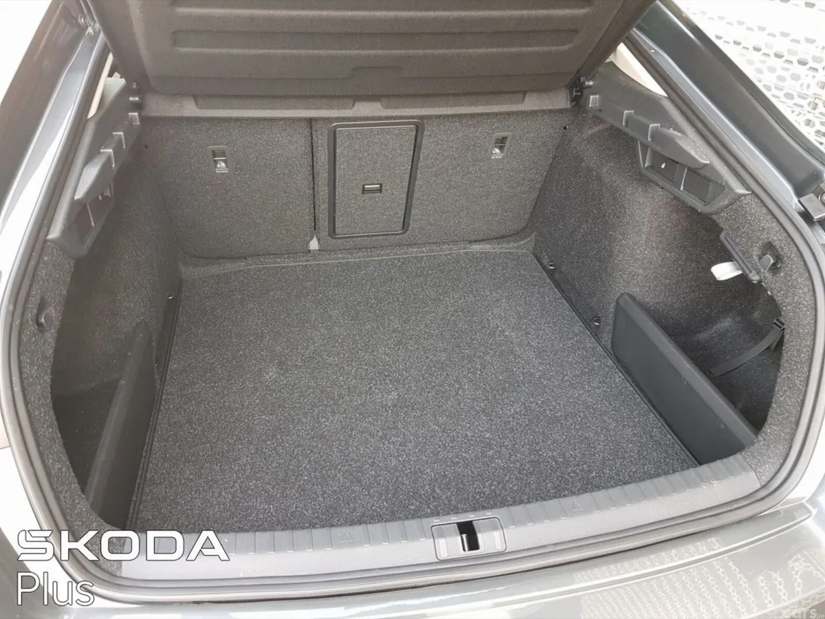 Skoda Octavia Saloon, Diesel, 2026, Grey