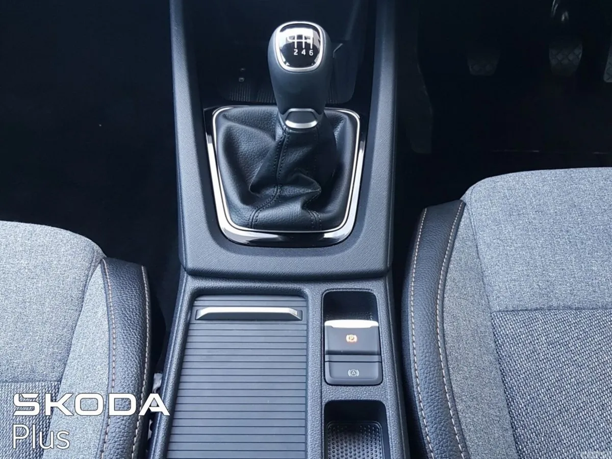 Skoda Octavia Saloon, Diesel, 2026, Grey