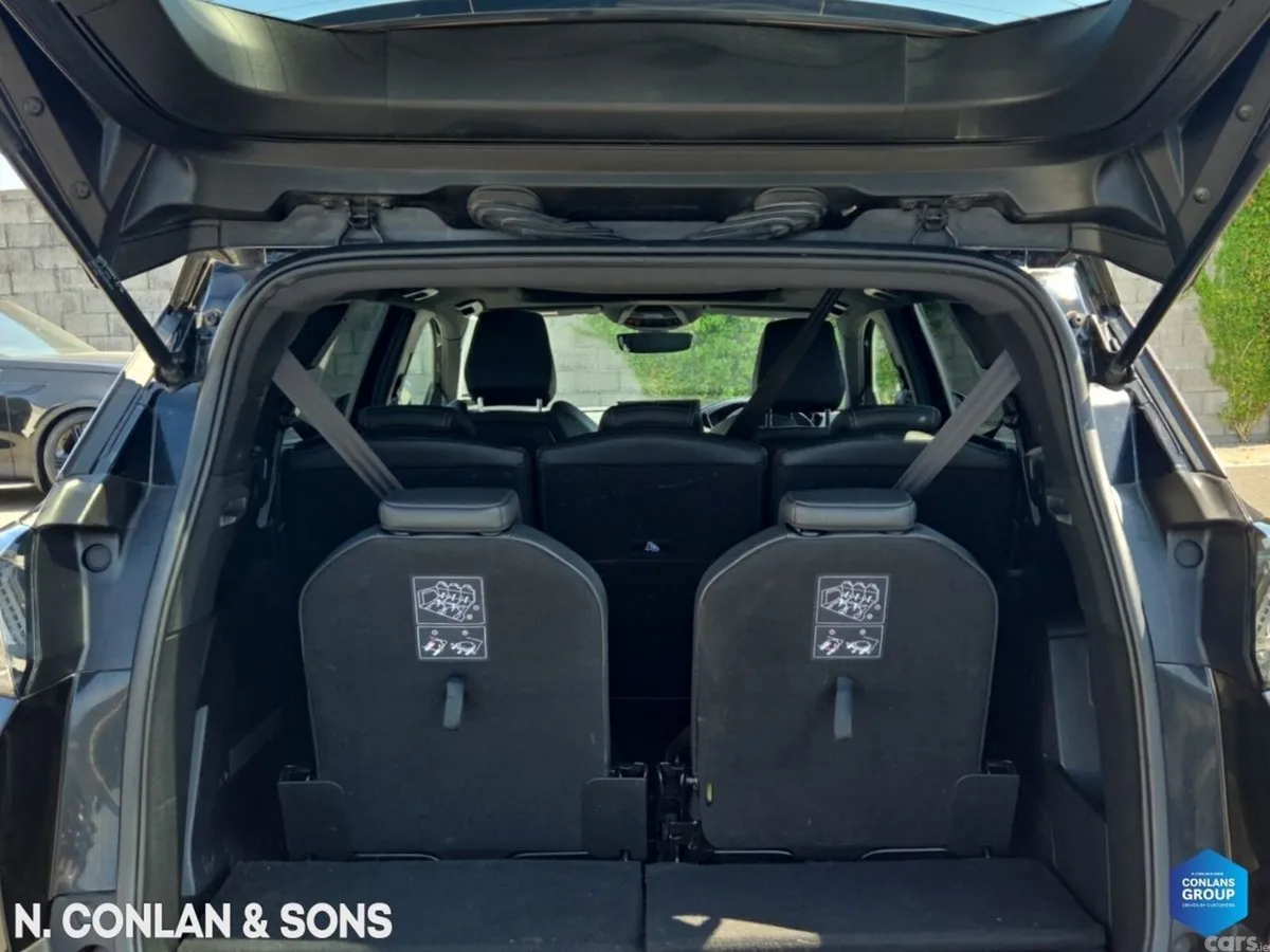 Peugeot 5008 MPV, Diesel, 2021, Black