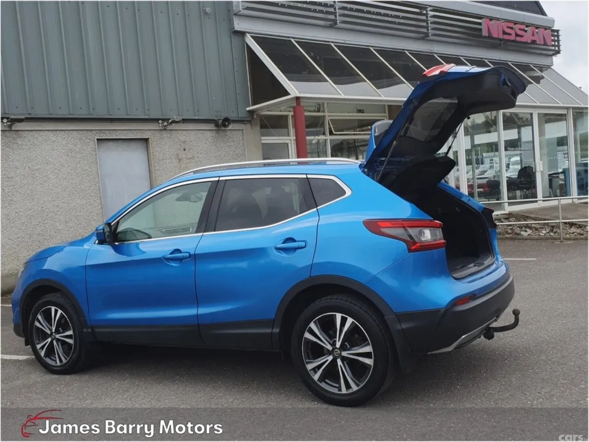 Nissan Qashqai SUV, Diesel, 2017, Blue