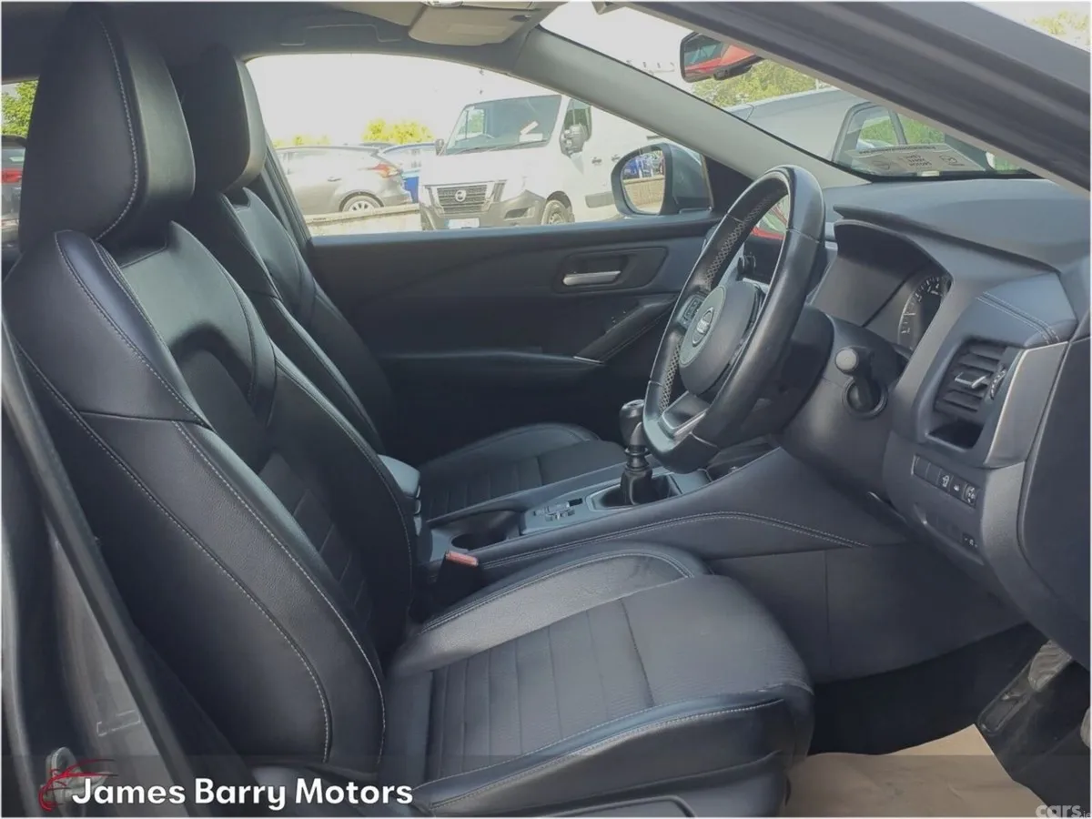 Nissan Qashqai MPV, Petrol, 2022, Grey