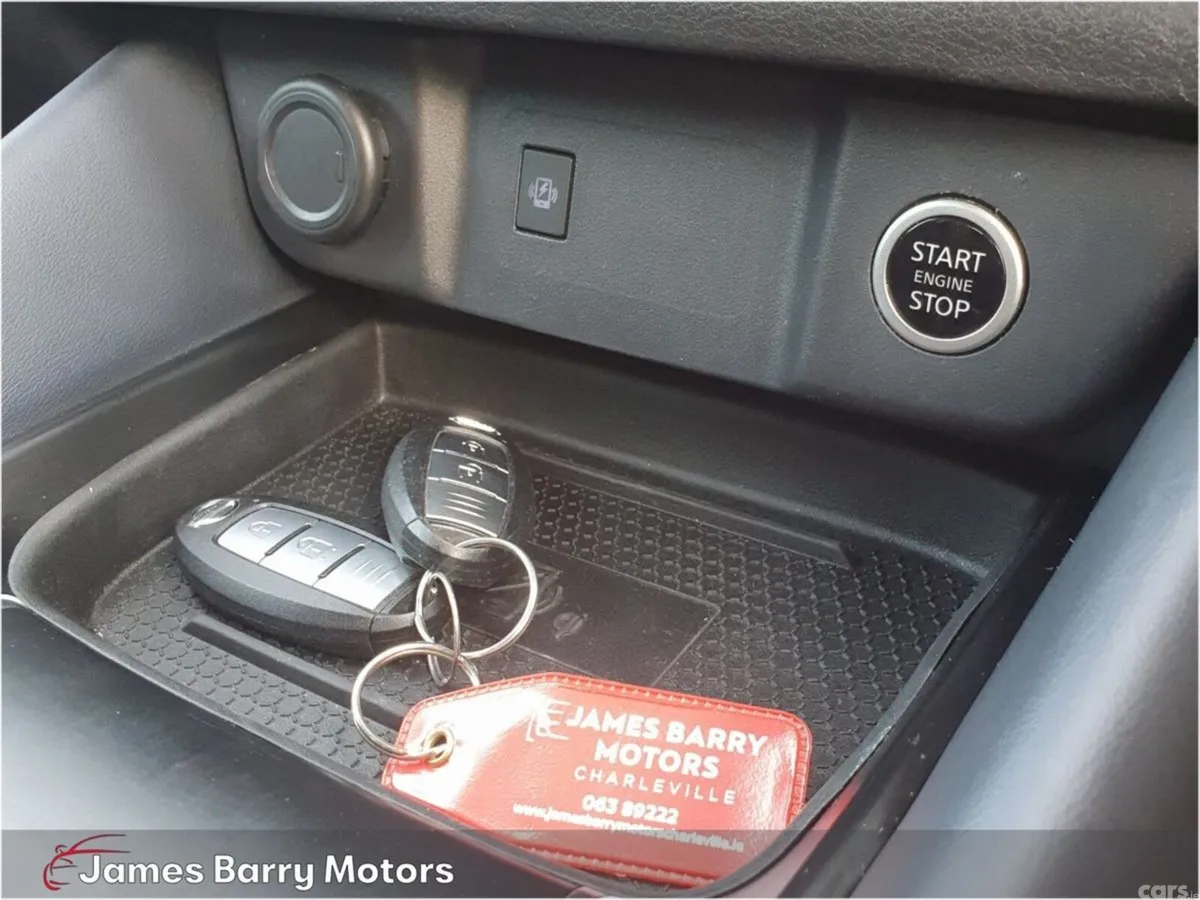 Nissan Qashqai MPV, Petrol, 2022, Grey