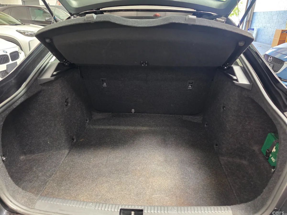 Skoda Octavia Saloon, Petrol, 2018, Black