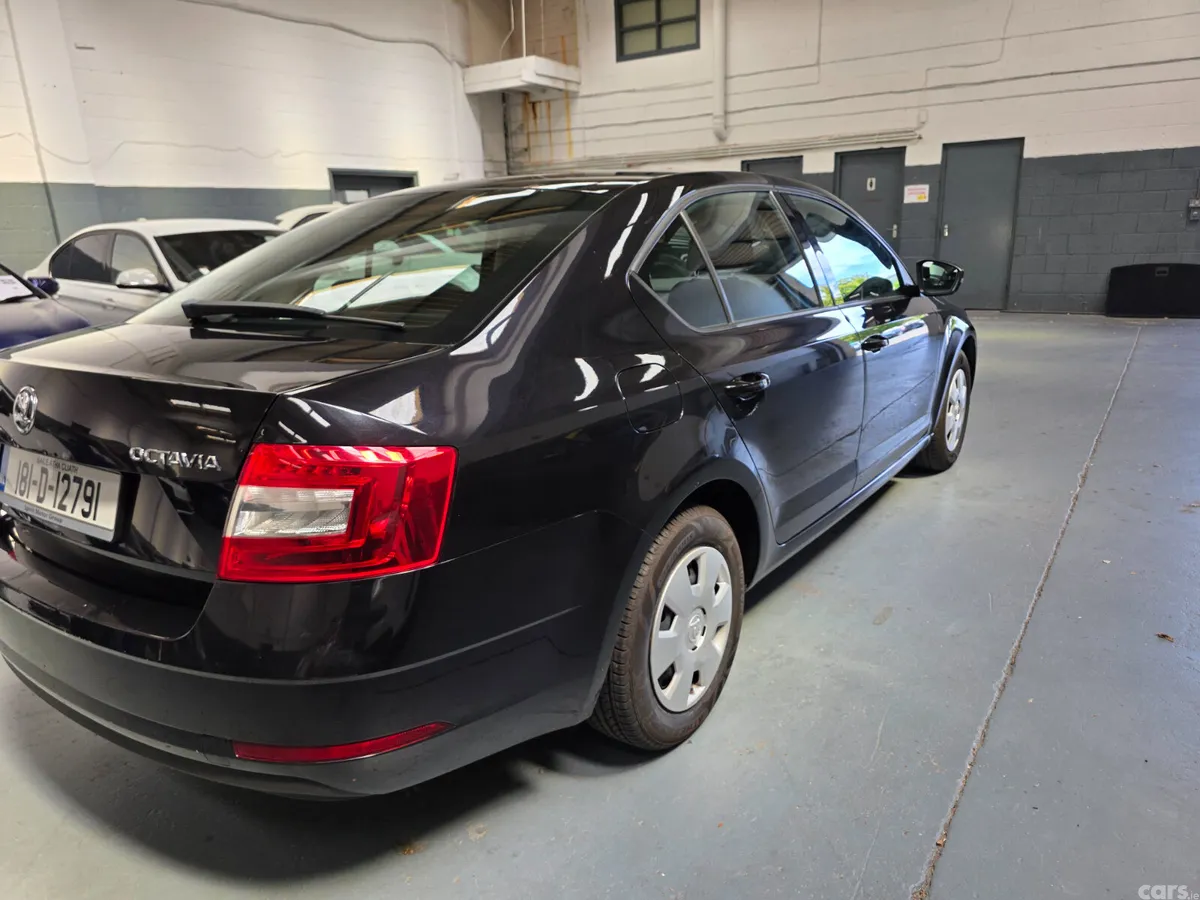 Skoda Octavia Saloon, Petrol, 2018, Black