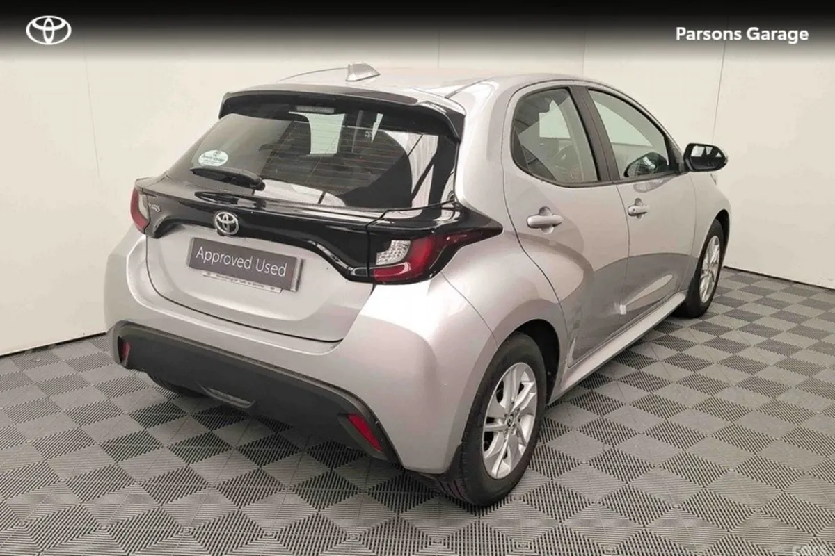 Toyota Yaris Hatchback, Petrol, 2024, Silver