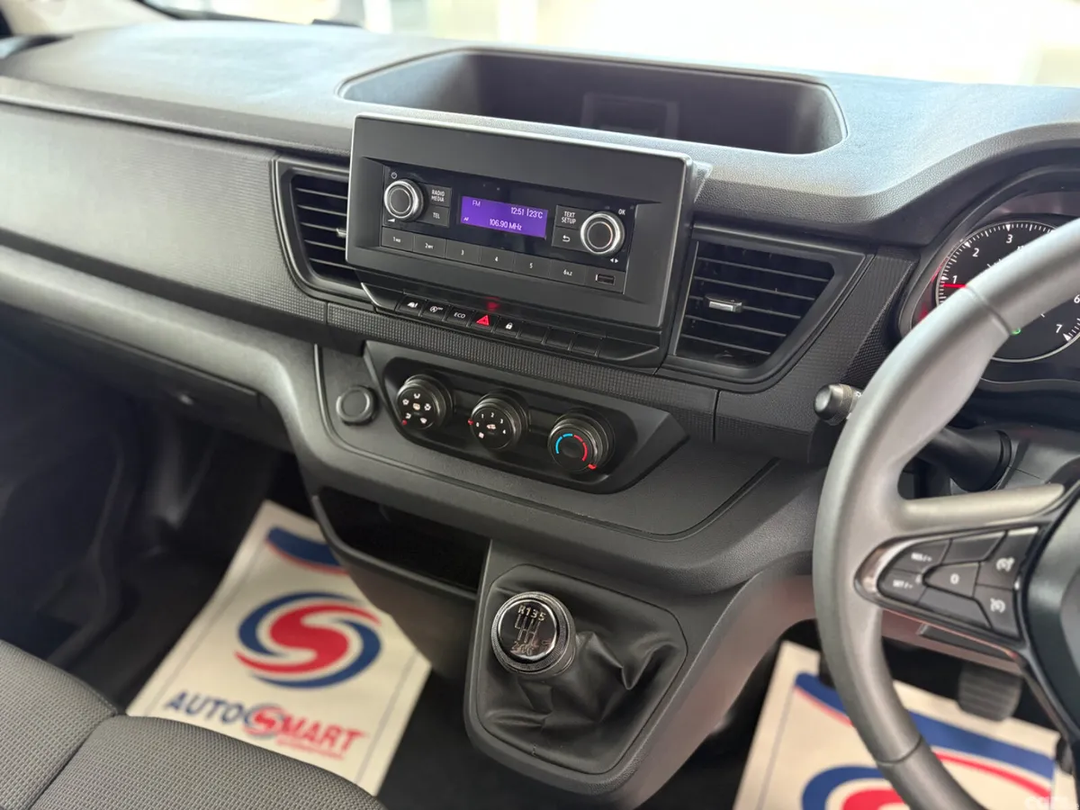 Renault Trafic MPV, Diesel, 2023, White
