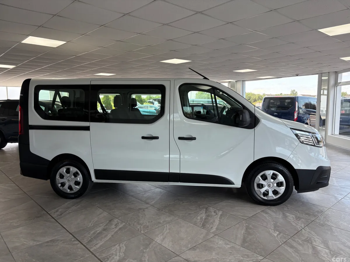 Renault Trafic MPV, Diesel, 2023, White