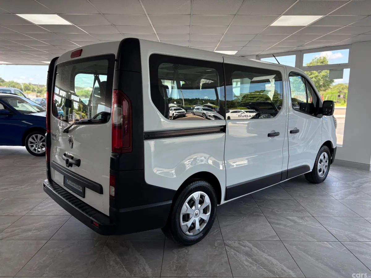 Renault Trafic MPV, Diesel, 2023, White