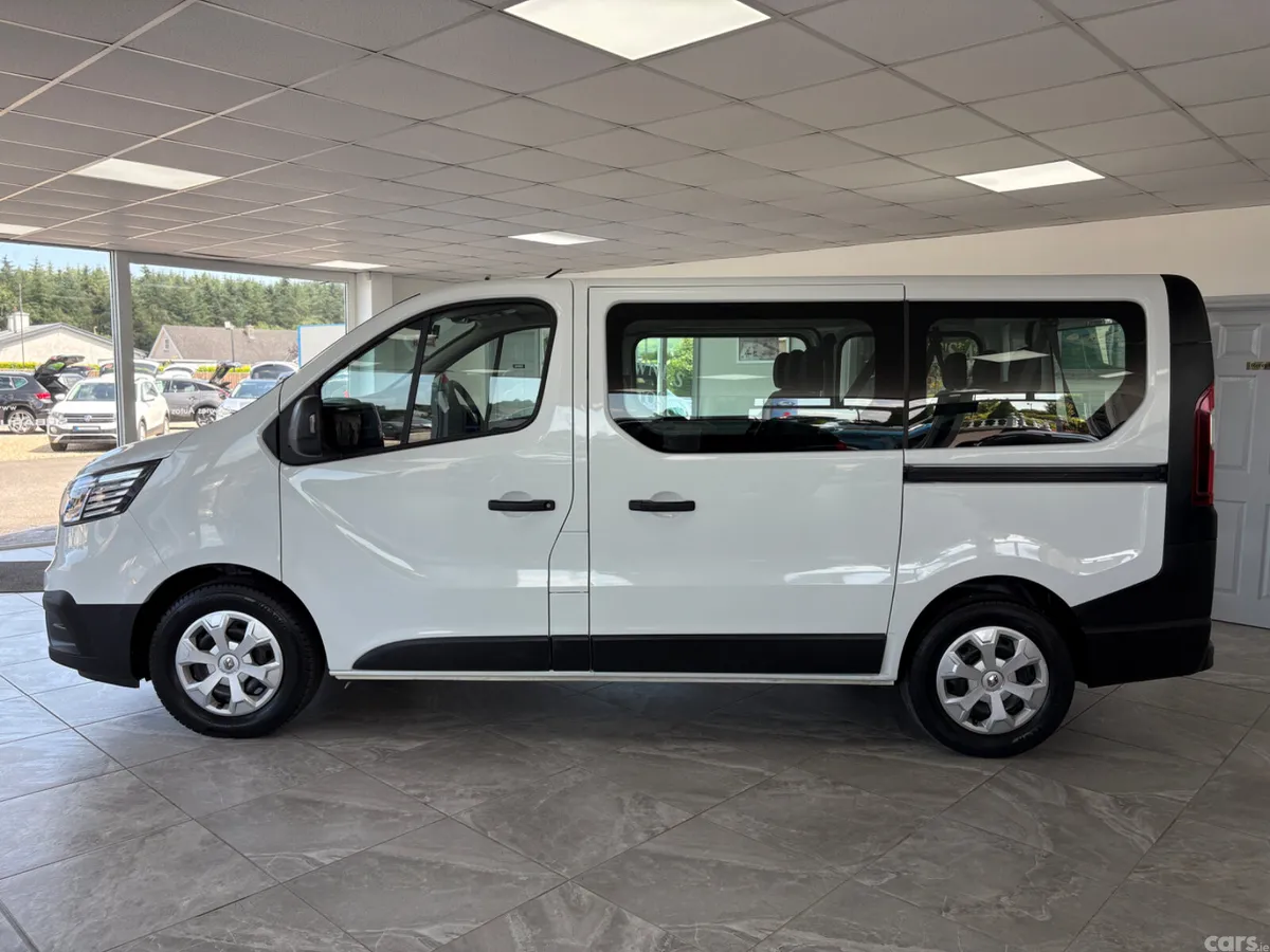 Renault Trafic MPV, Diesel, 2023, White
