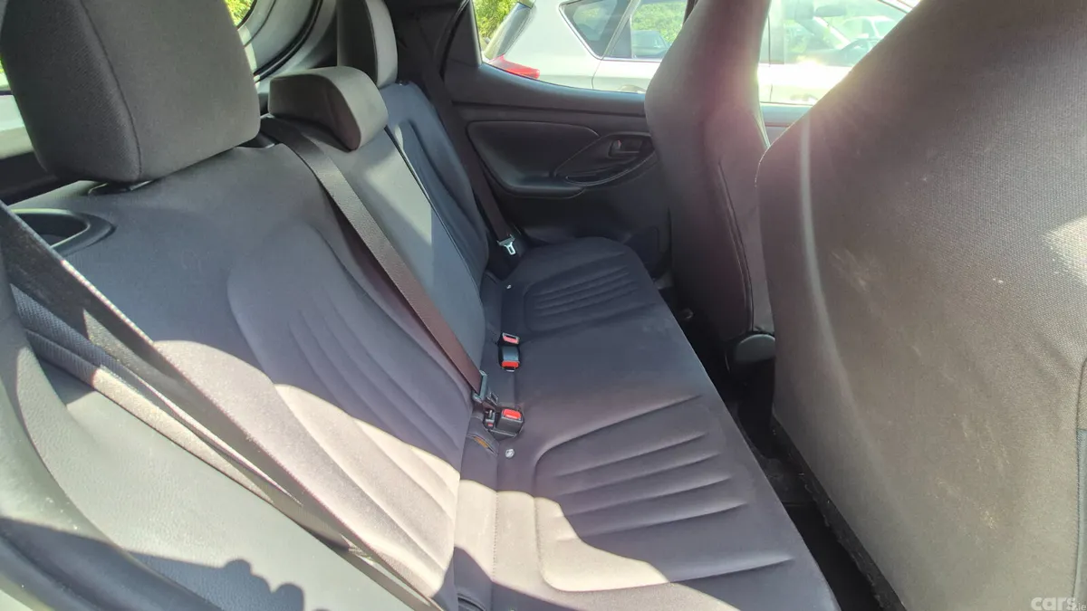 Toyota Yaris Hatchback, Petrol Hybrid, 2021, Silver
