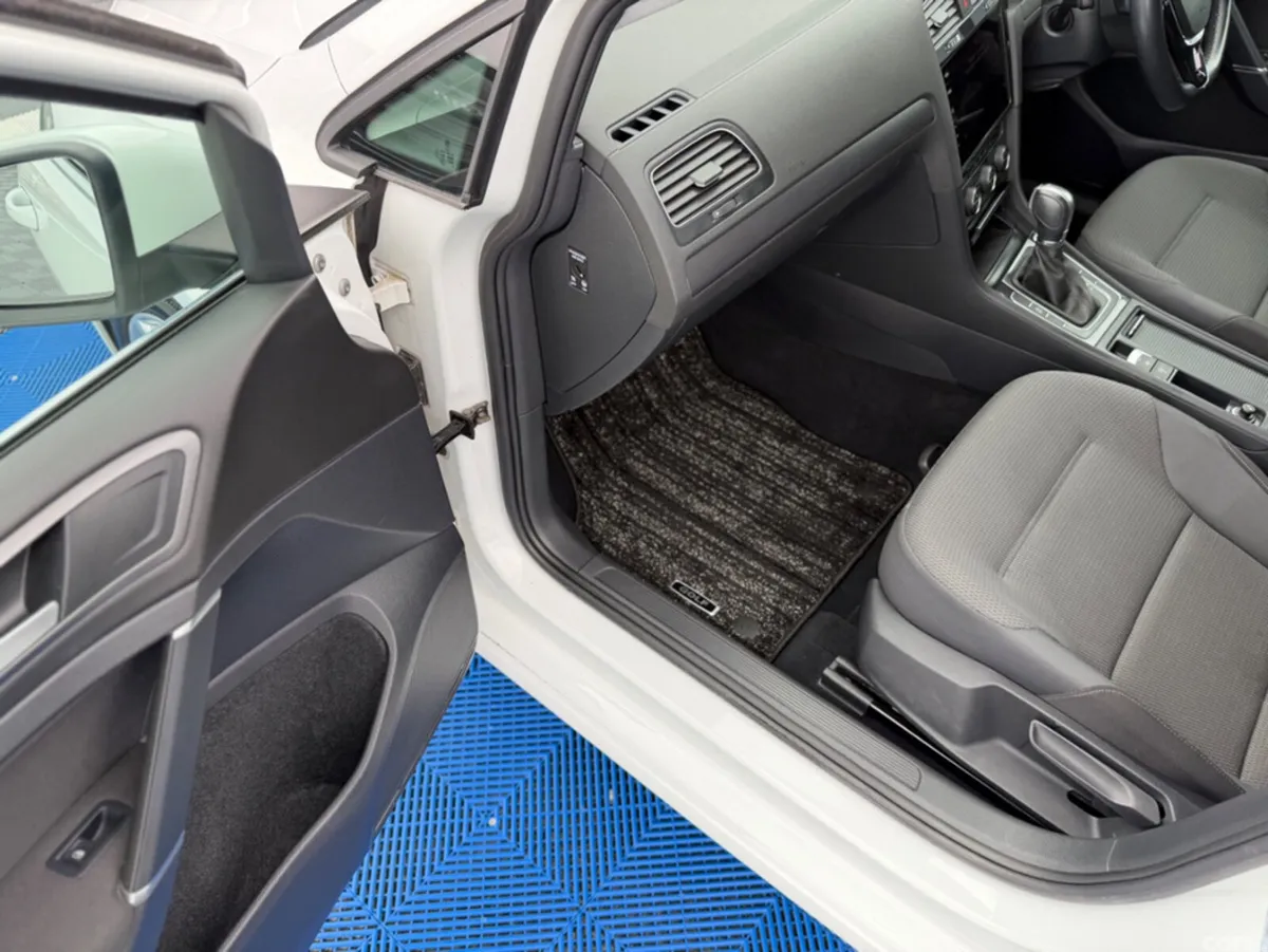 Volkswagen Golf Estate, Petrol, 2019, White