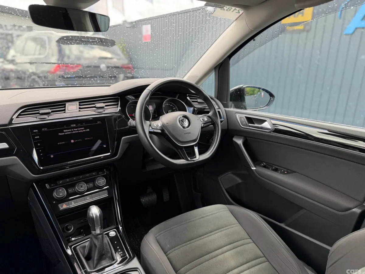 Volkswagen Touran MPV, Diesel, 2020, Black