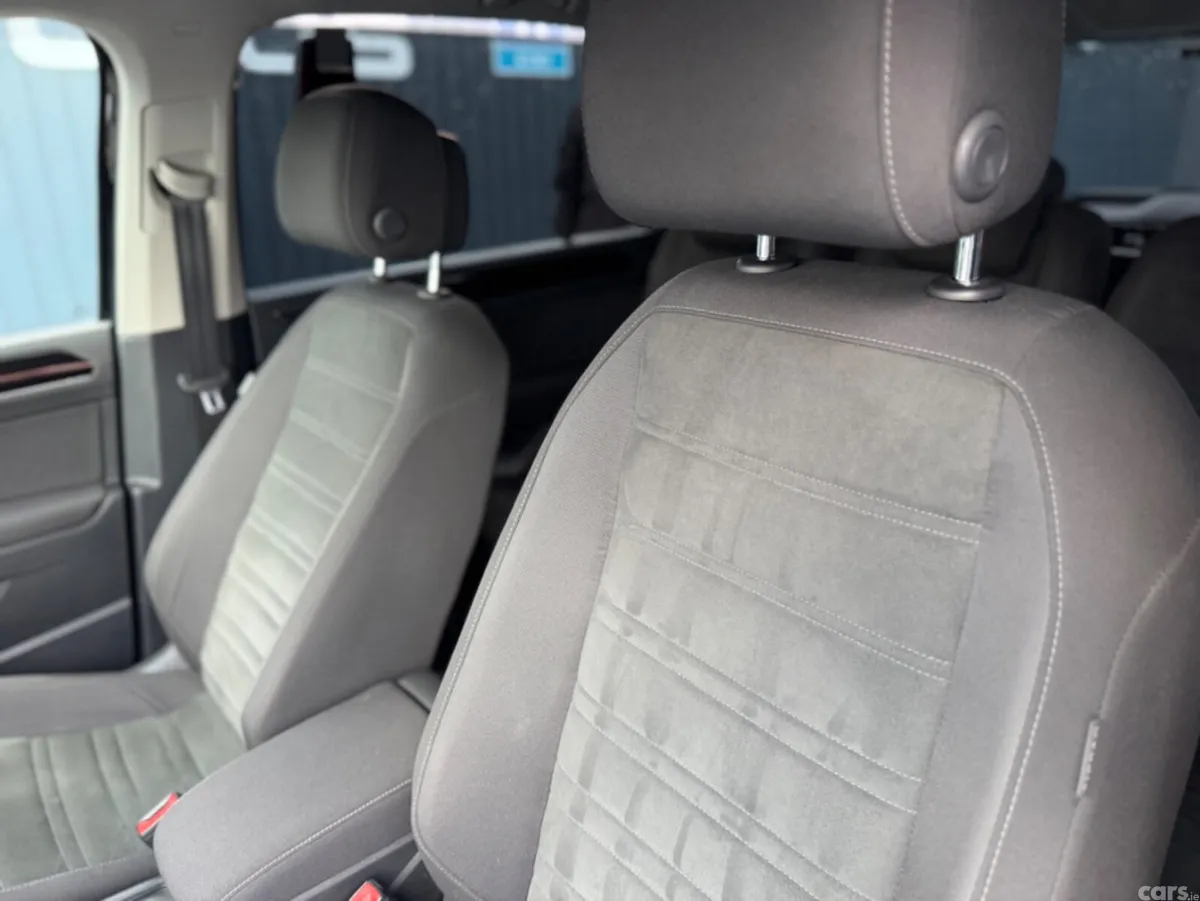 Volkswagen Touran MPV, Diesel, 2020, Black