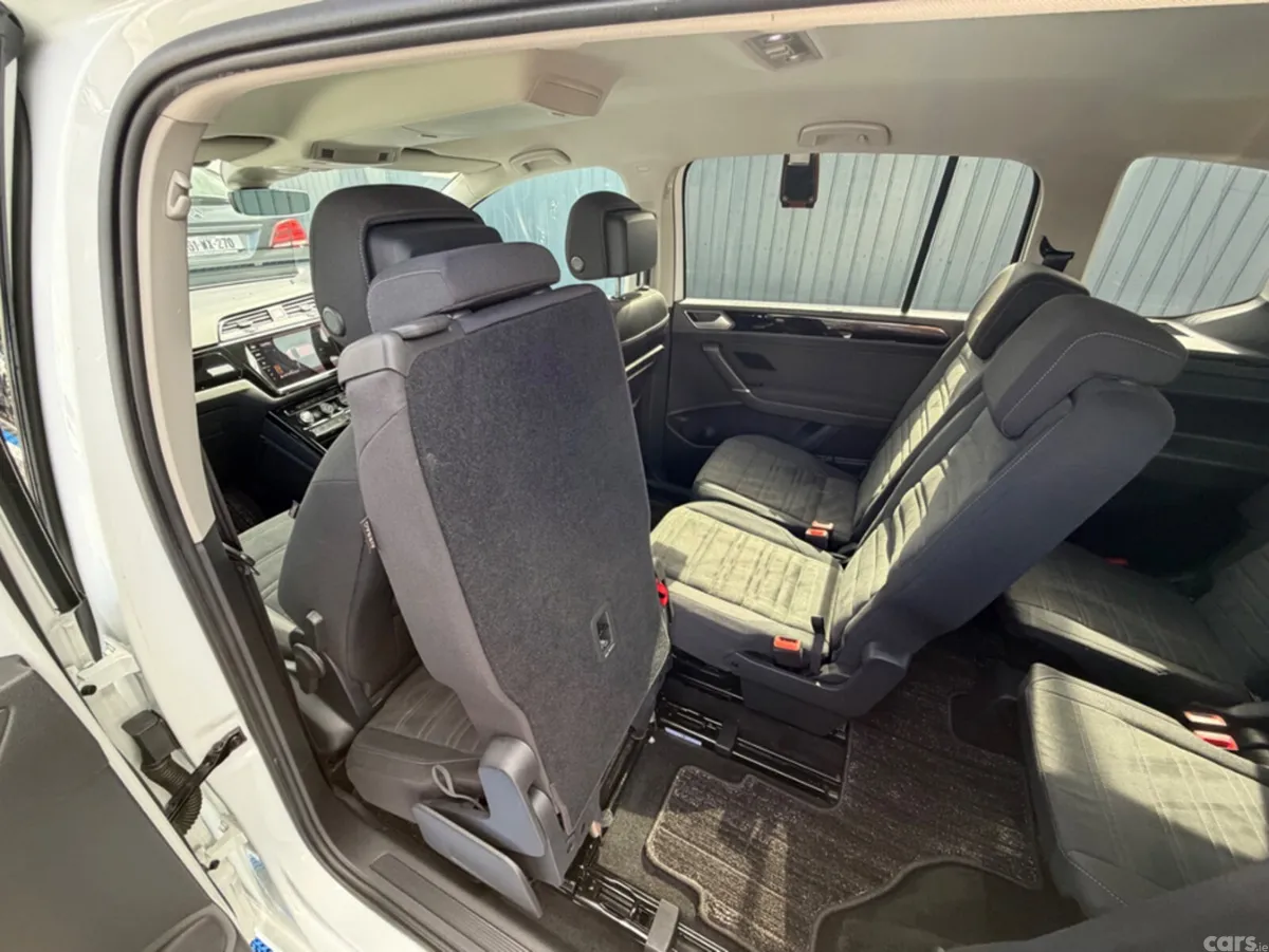 Volkswagen Touran MPV, Diesel, 2020, White