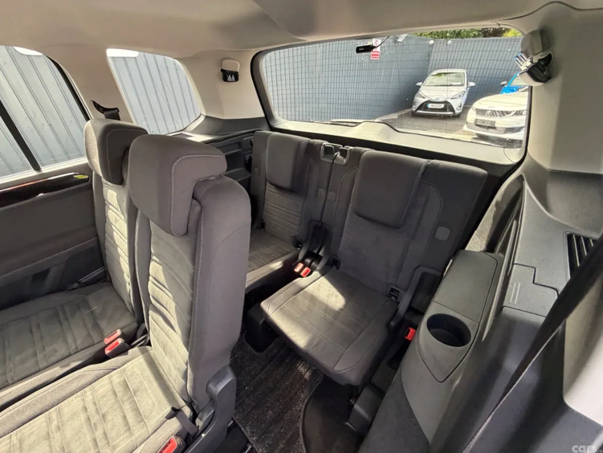 Volkswagen Touran MPV, Diesel, 2020, White