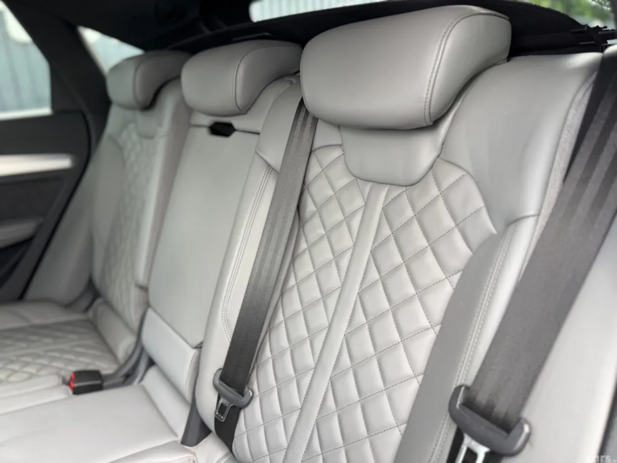 Audi Q5 SUV, Diesel, 2022, Blue