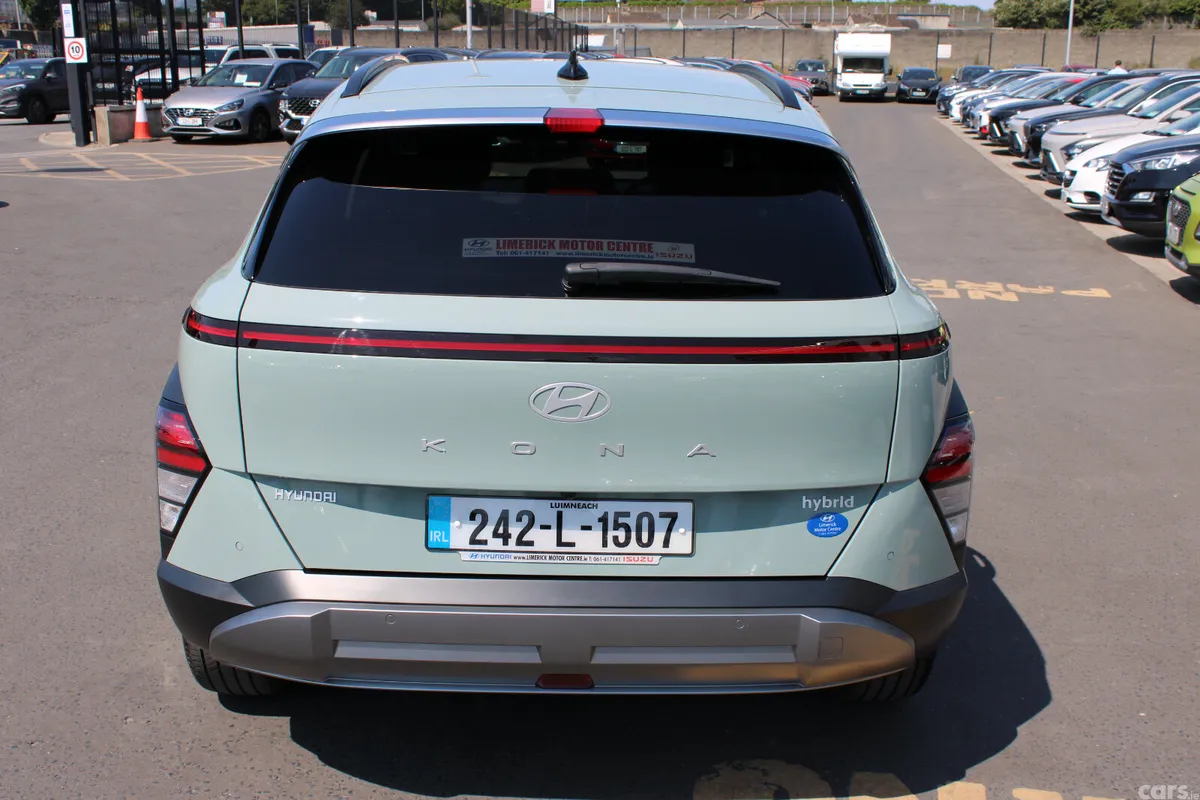 Hyundai KONA MPV, Petrol, 2024, Green
