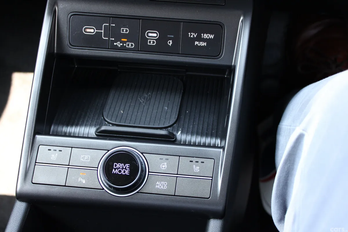 Hyundai KONA MPV, Petrol, 2024, Green