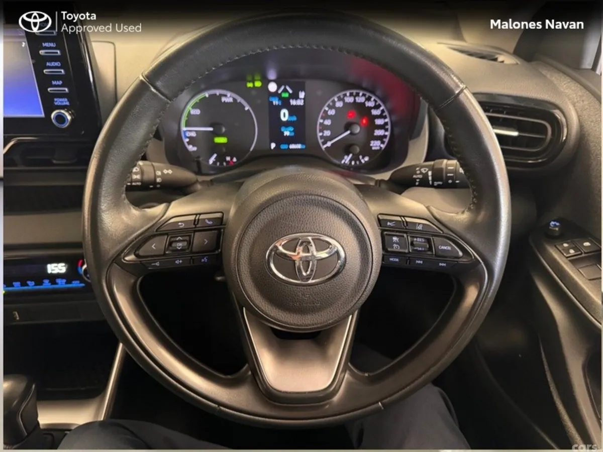 Toyota Yaris Hatchback, Petrol Hybrid, 2023, Silver