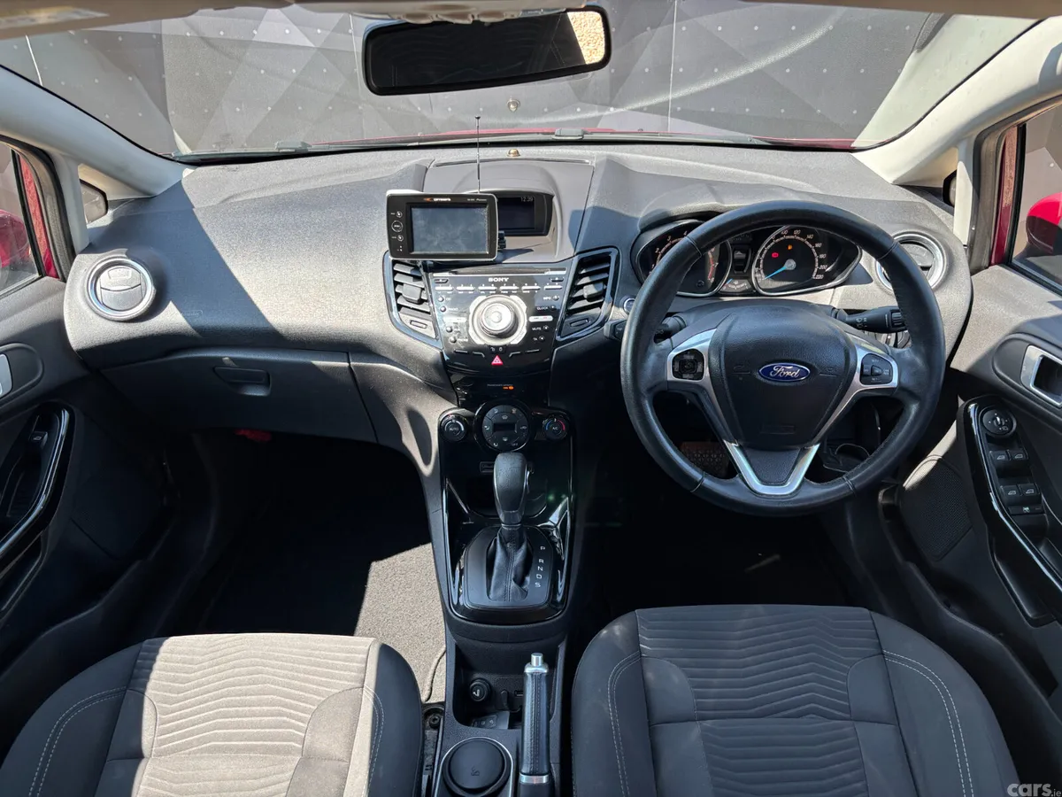 Ford Fiesta Hatchback, Petrol, 2014, Red