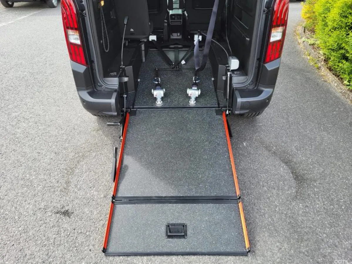 Peugeot Rifter MPV, Diesel, 2025, Grey