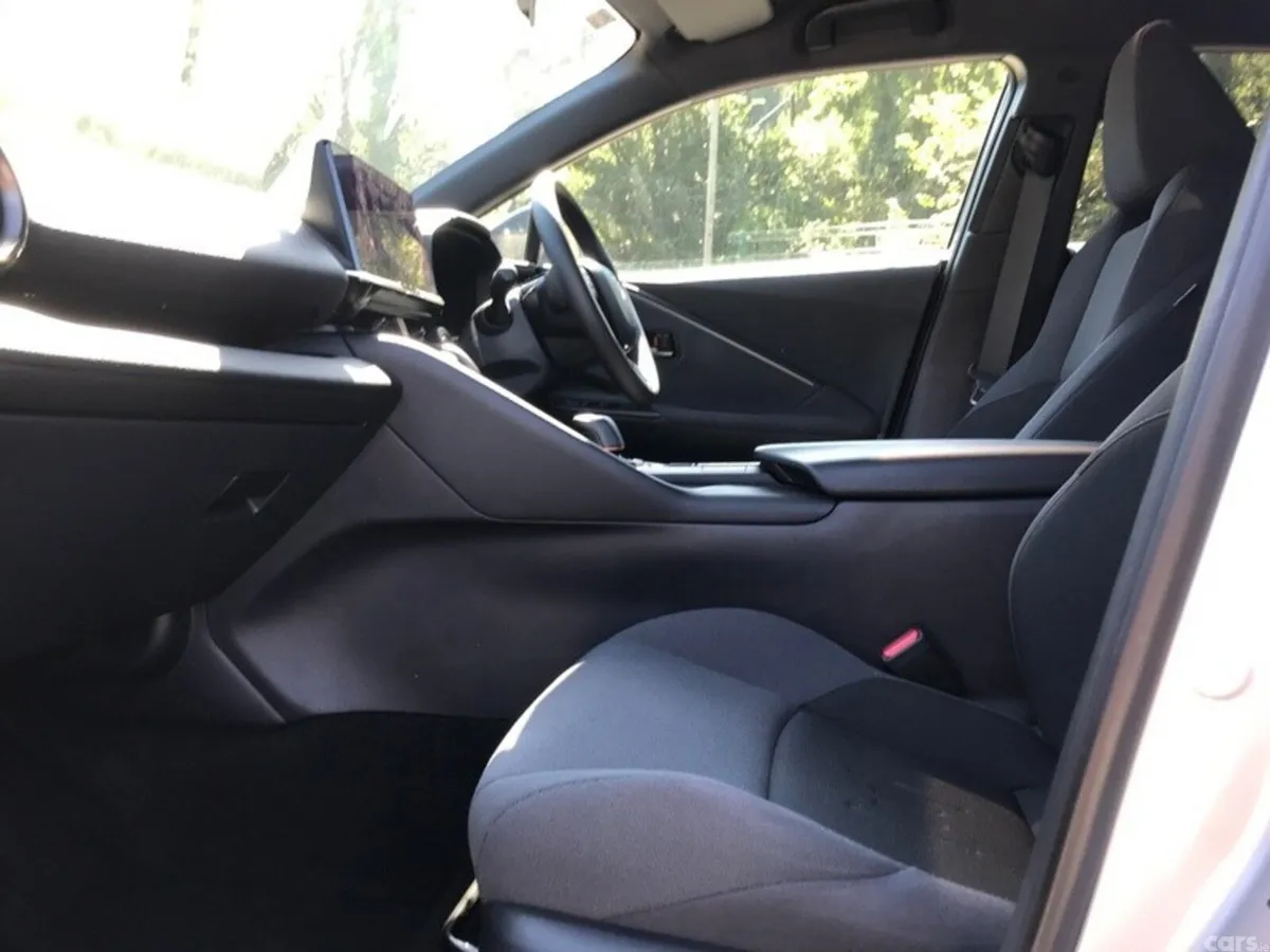Toyota C-HR SUV, Petrol Hybrid, 2024, Silver