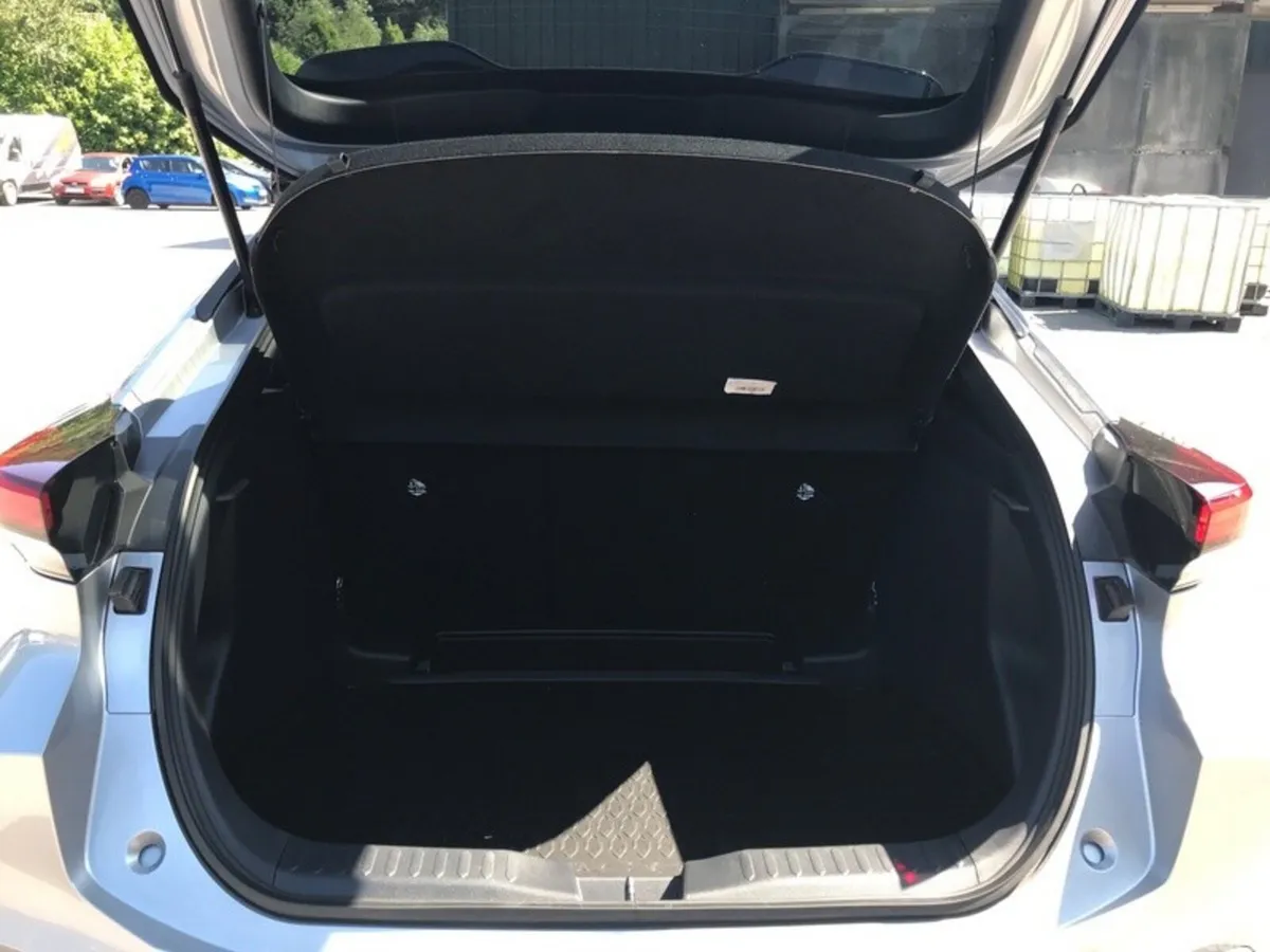 Toyota C-HR SUV, Petrol Hybrid, 2024, Silver