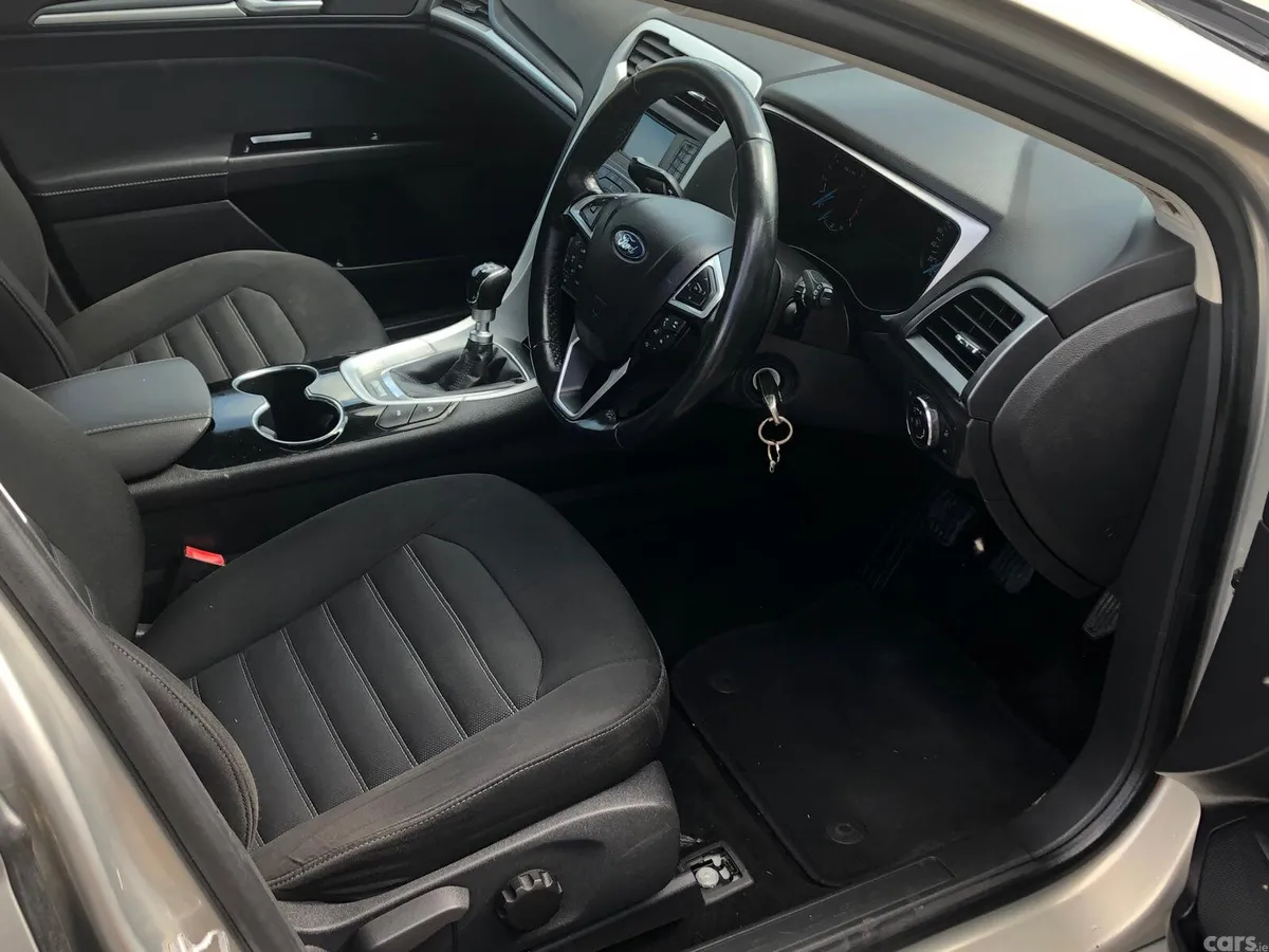 Ford Mondeo Hatchback, Diesel, 2015, Silver