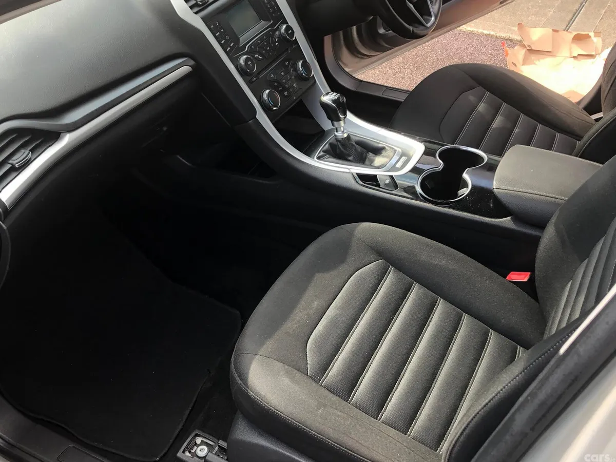 Ford Mondeo Hatchback, Diesel, 2015, Silver