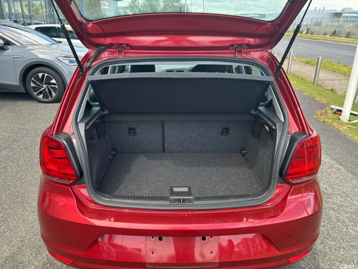 Volkswagen Polo Hatchback, Petrol, 2016, Red