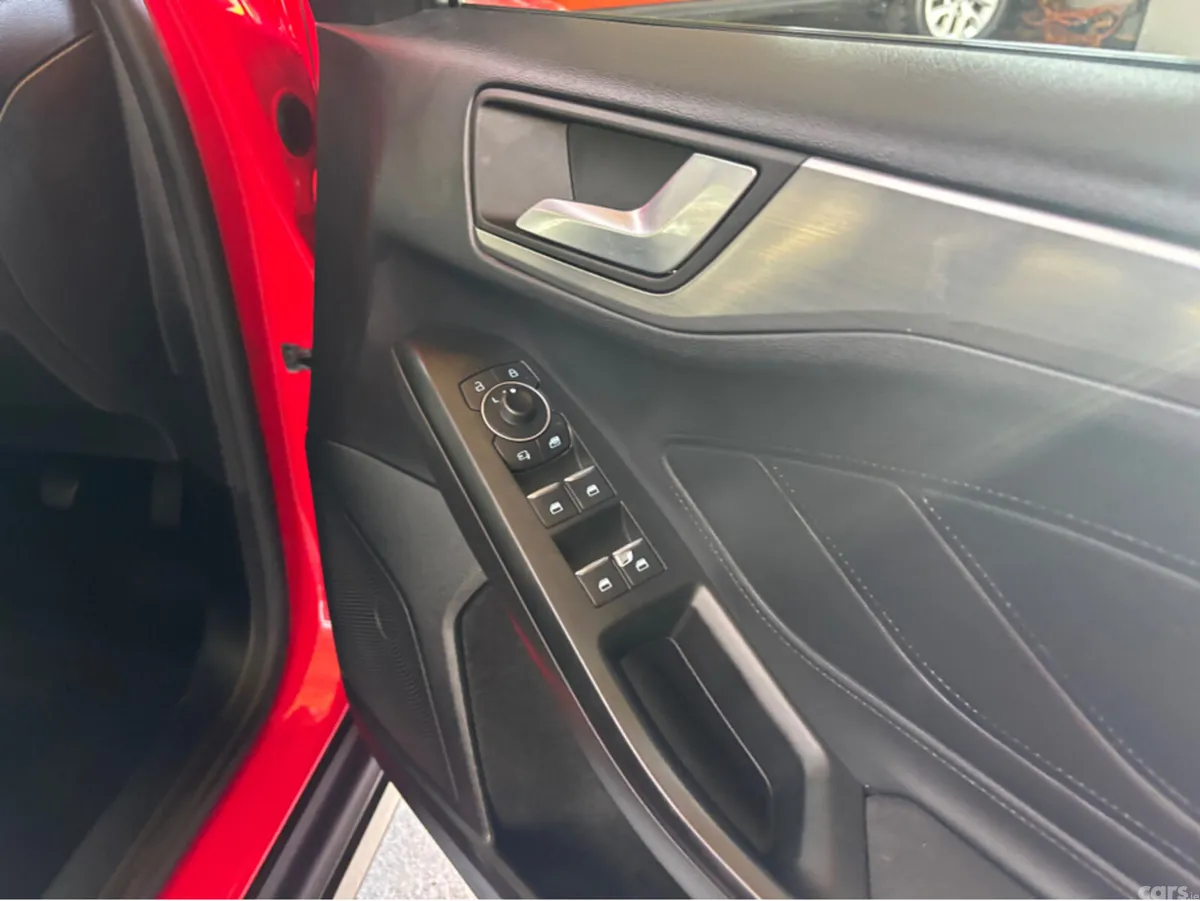 Ford Focus Estate, Petrol, 2023, Red