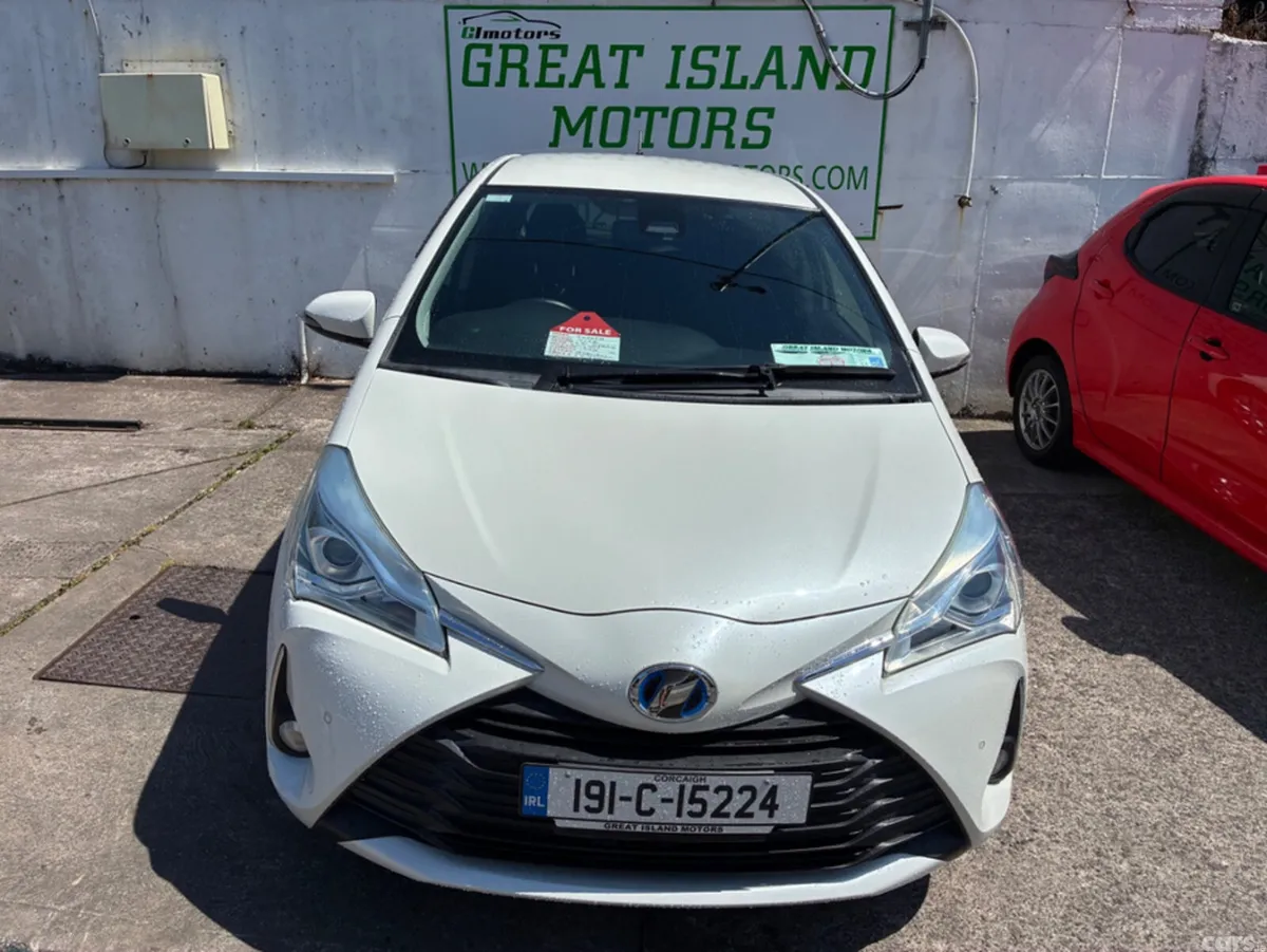 Toyota Vitz Hatchback, Petrol Hybrid, 2019, White